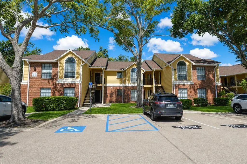 8714 Mallard Reserve Drive 201, TAMPA