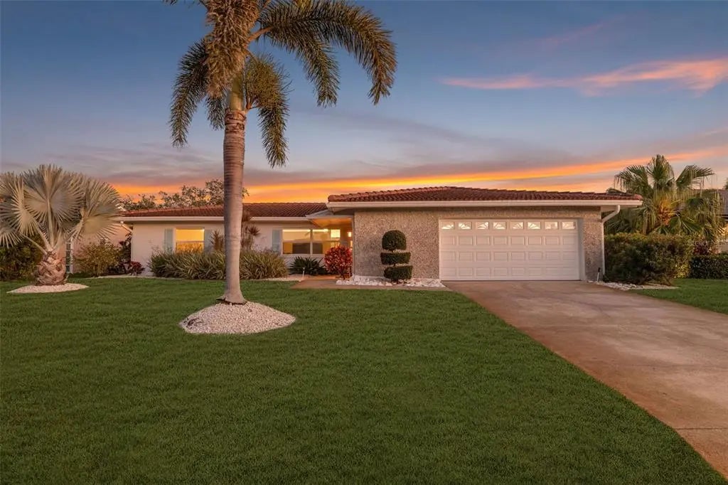 1984 Michigan Avenue Ne, ST PETERSBURG