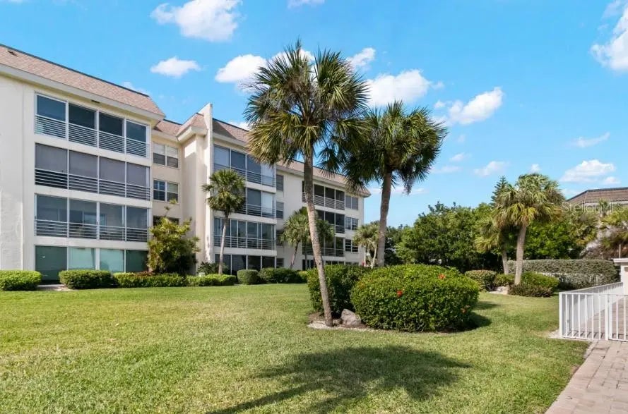 605 Sutton Place 102, LONGBOAT KEY