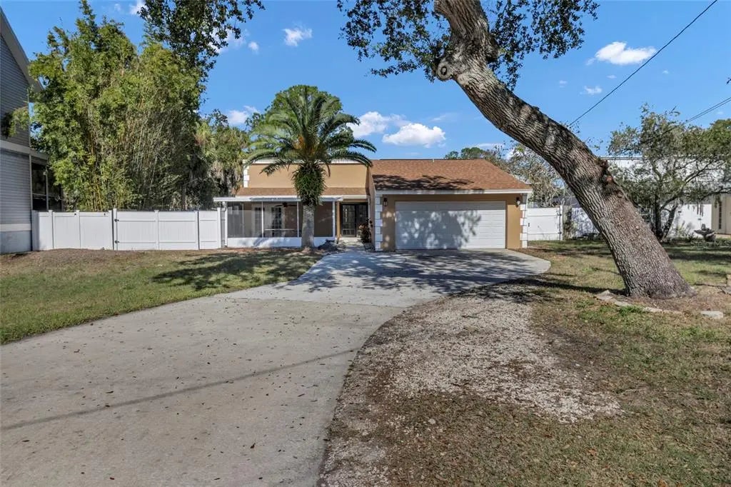 915 Seminole Boulevard, TARPON SPRINGS
