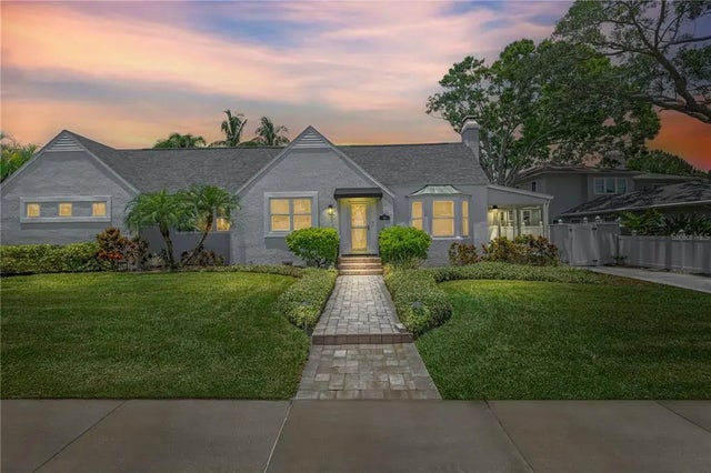 555 21st Avenue Ne, ST PETERSBURG