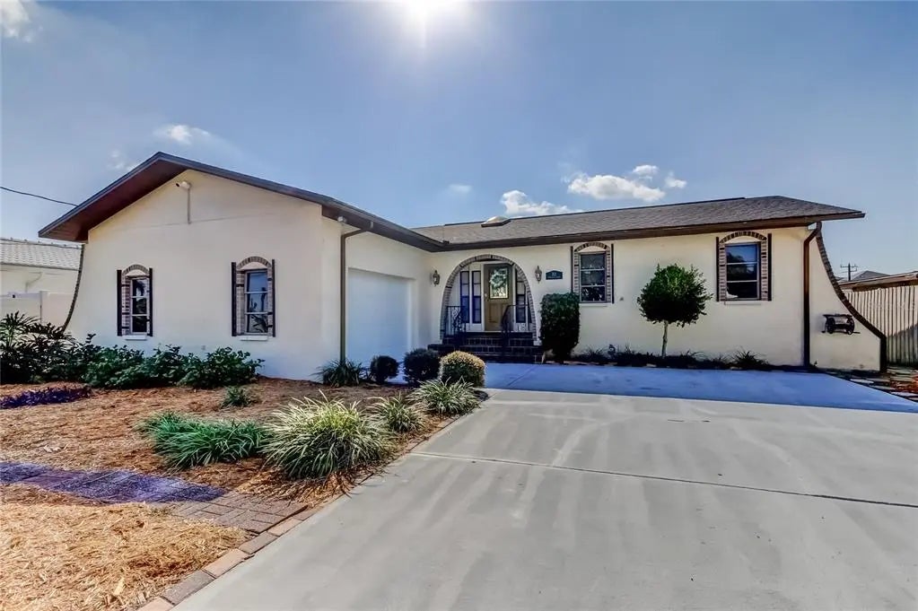 212 Westwinds Drive, PALM HARBOR