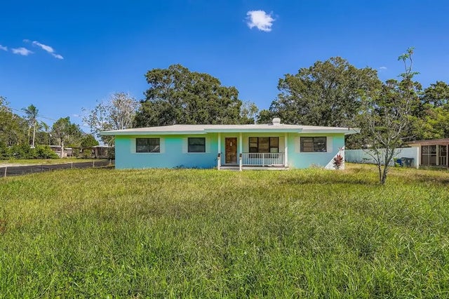 421 Shore Drive E, OLDSMAR