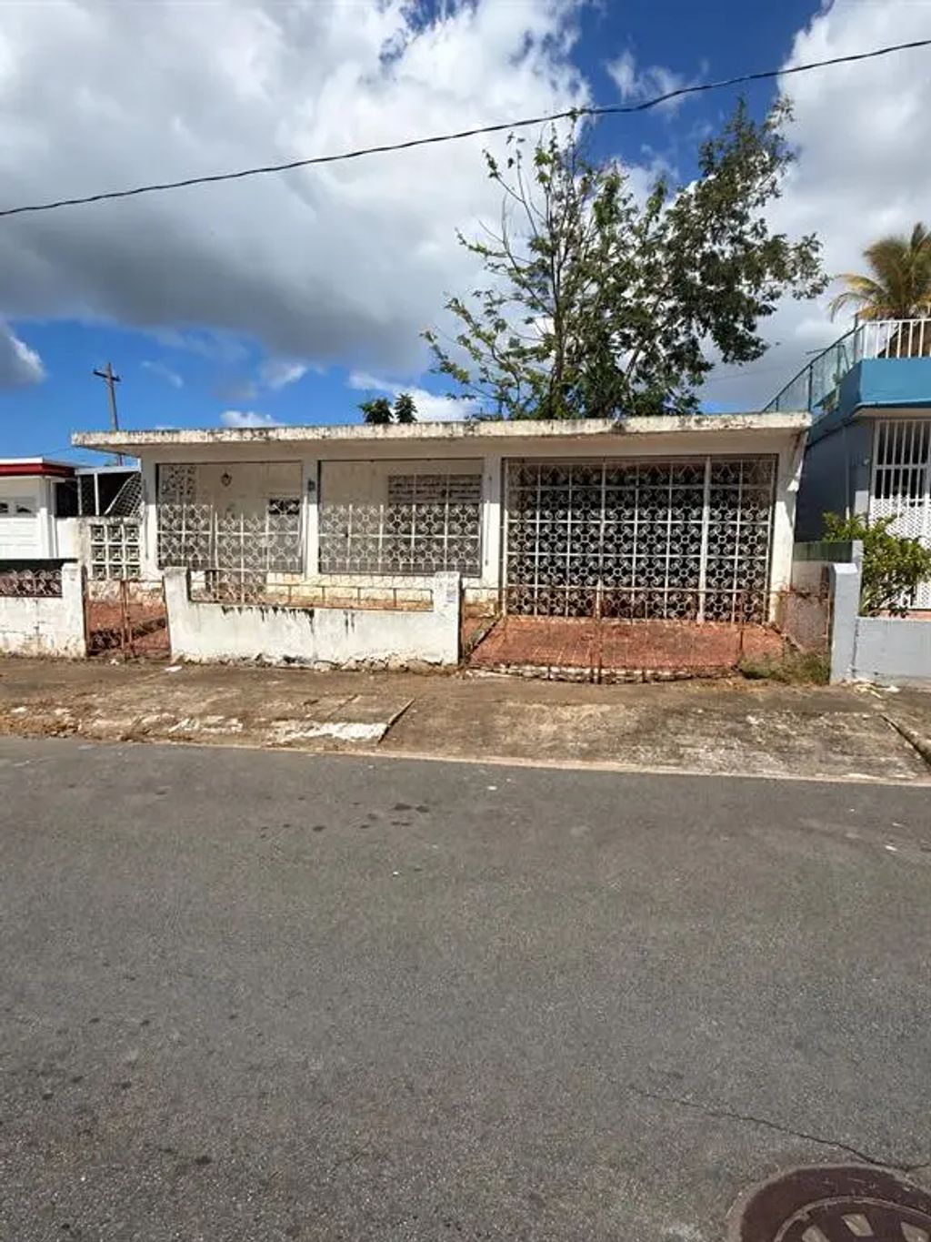 T1 Jacinto, BAYAMON