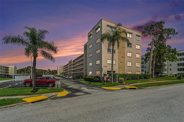 5623 80th Street N 415, ST PETERSBURG