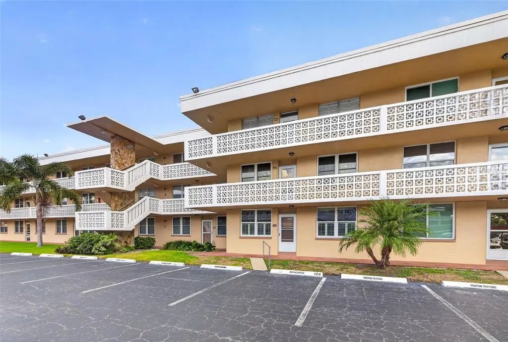 4915 Bay Street Ne 124, ST. PETERSBURG
