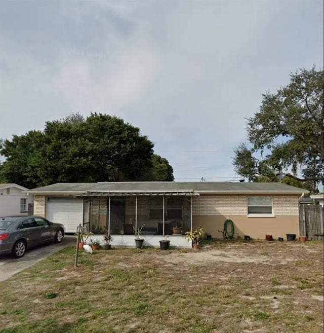 2133 Holiday Drive, HOLIDAY