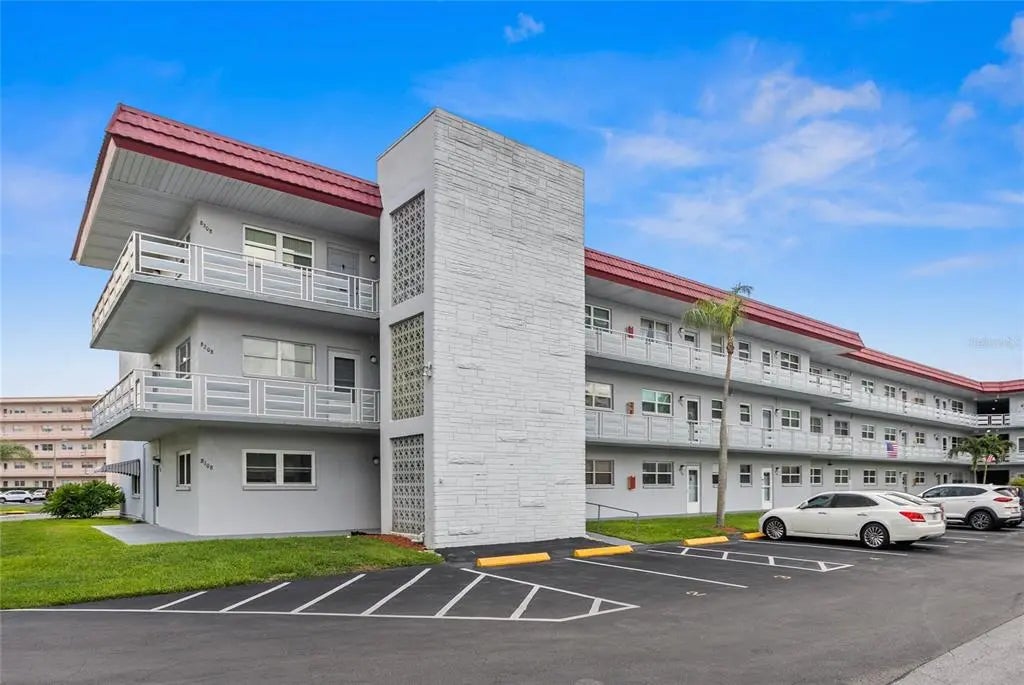 5660 80th Street N B106, ST PETERSBURG