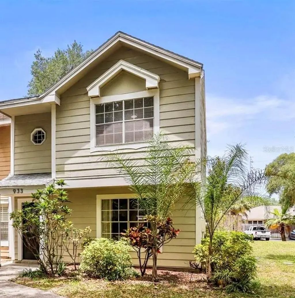 933 Hamilton Court, PALM HARBOR