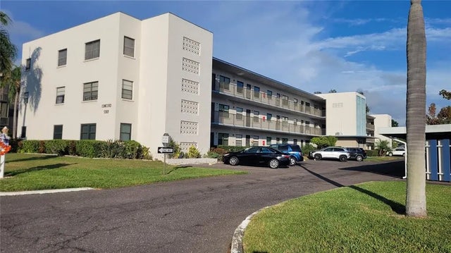 5969 Terrace Park Drive N 305, ST PETERSBURG