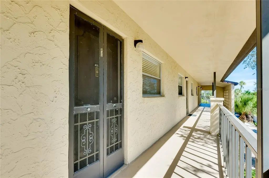 2280 Stickney Point Road 432, SARASOTA