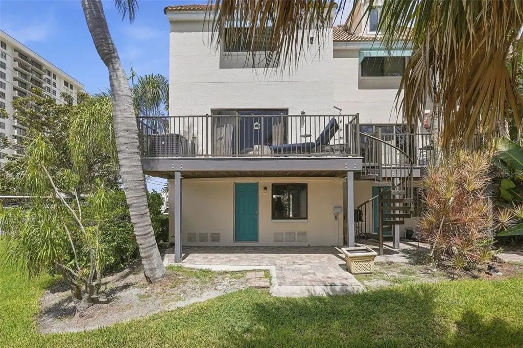 325 Island Way 101, CLEARWATER BEACH