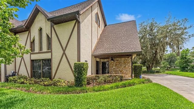 633 Victoria Square Lane, LAKELAND