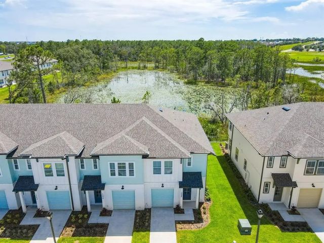 1048 Plantation Lane, DAVENPORT