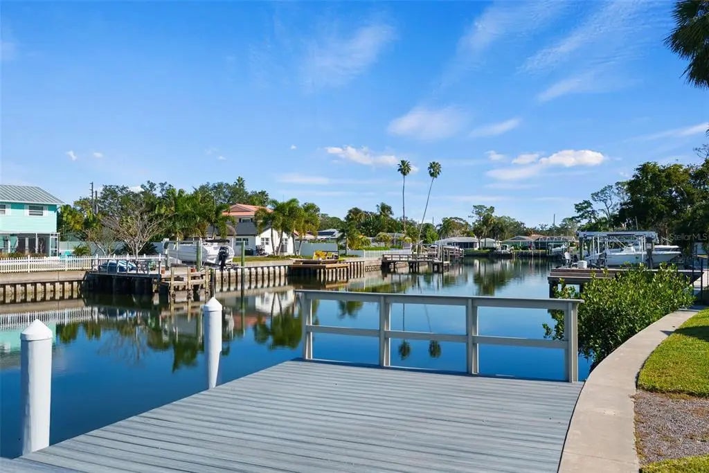 5173 Horseshoe Place, ST PETERSBURG