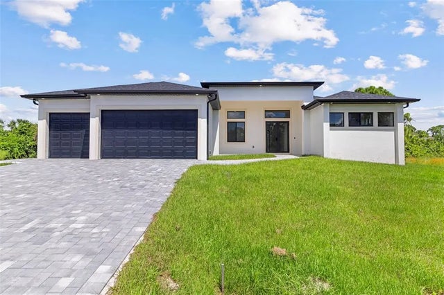 15048 Hennipen Circle, PORT CHARLOTTE