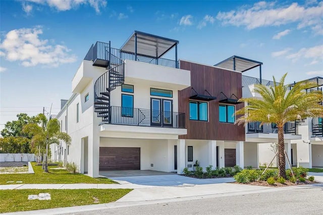 8631 5th Street North, ST PETERSBURG