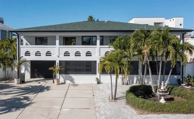 2710 Hibiscus Drive W, BELLEAIR BEACH