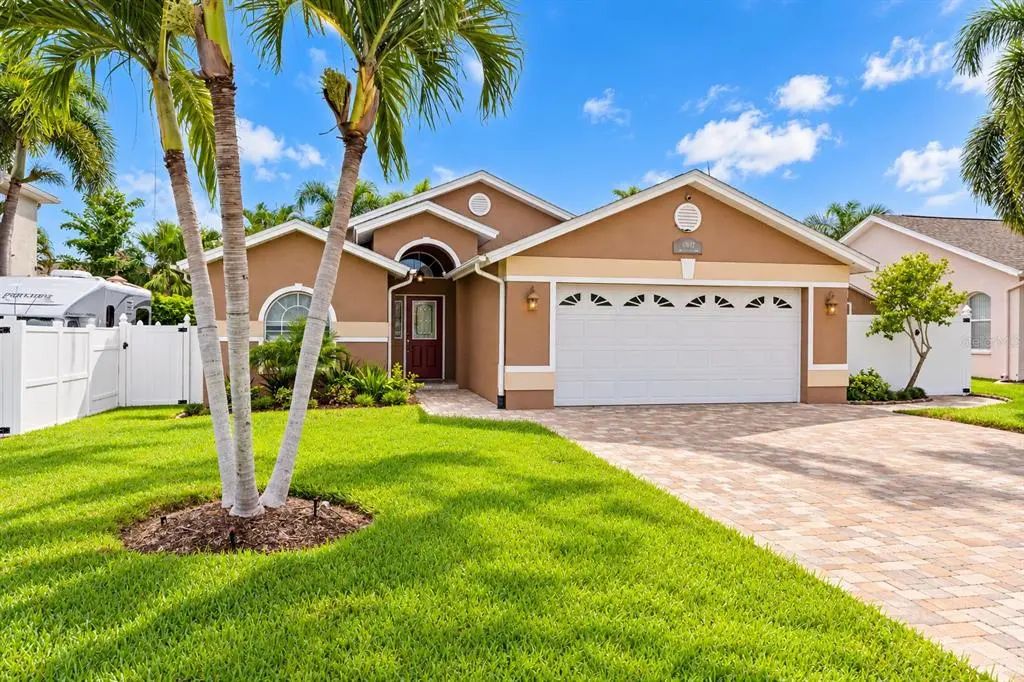 10612 Lake Vista Drive, SEMINOLE