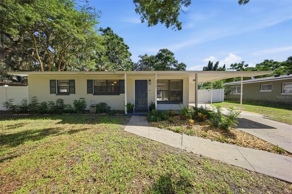 111 E Lauren Court, FERN PARK