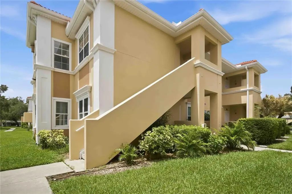 1020 Villagio Circle 205, SARASOTA