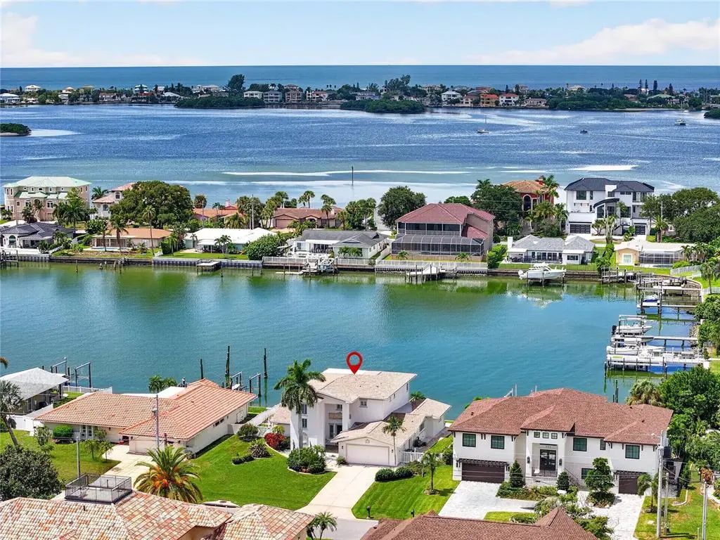 204 Poinciana Lane, LARGO