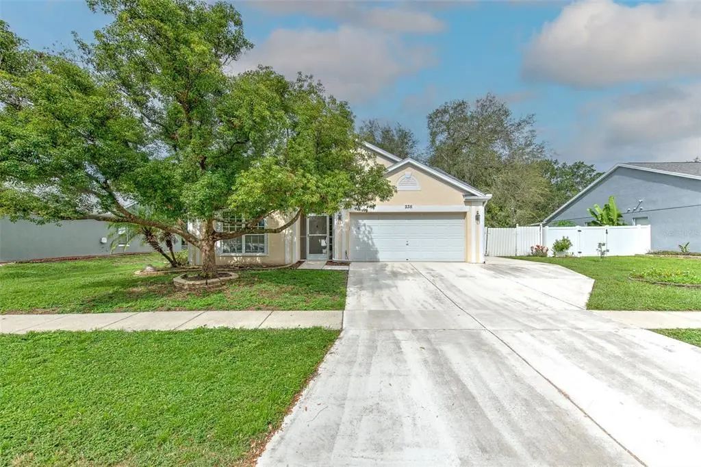 235 Lakeway Lane, APOLLO BEACH
