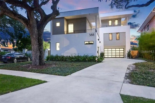 588 Riviera Drive, TAMPA