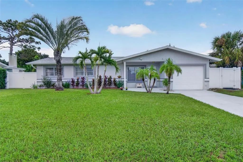 8428 Iris Avenue, SEMINOLE