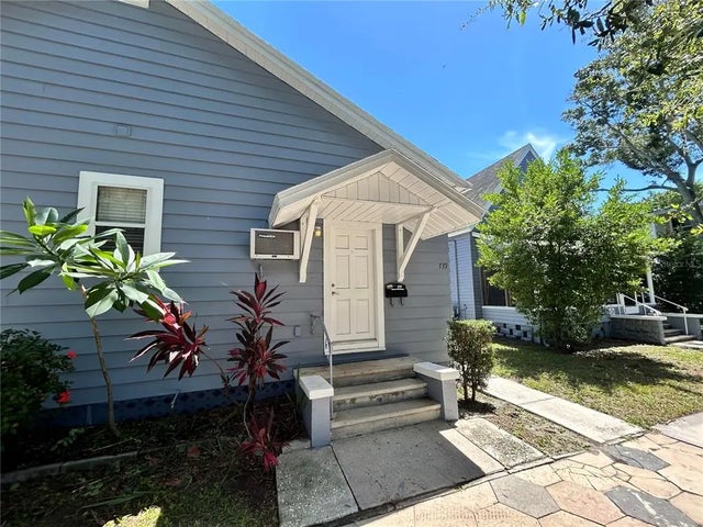 739 Dartmoor Street N 739, ST PETERSBURG