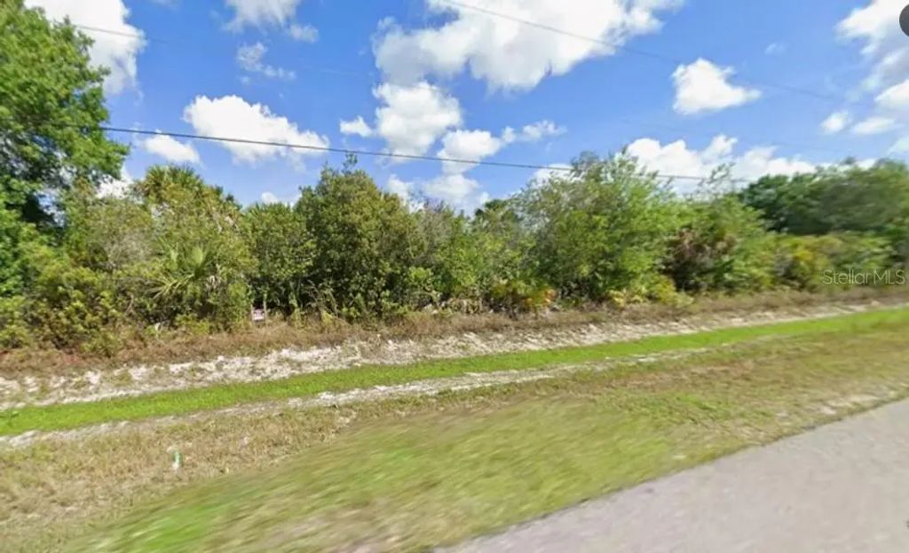 3275 68th Avenue Ne, NAPLES