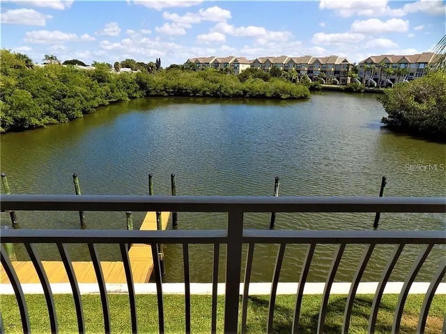 8804 Bay Pointe Drive 204, TAMPA