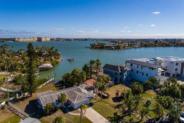15815 Redington Drive, REDINGTON BEACH