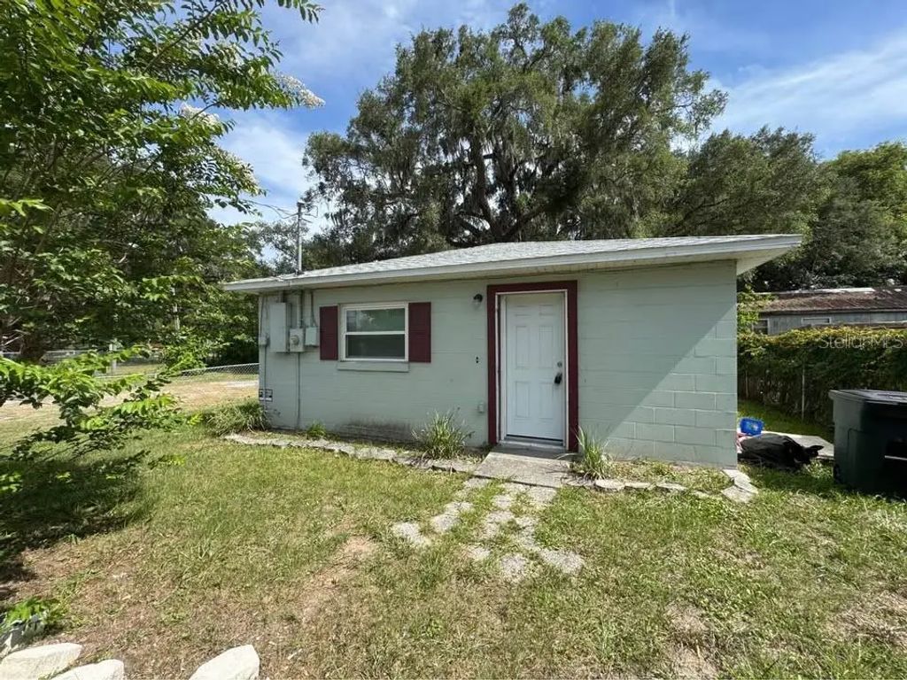 404 East Avenue, BROOKSVILLE