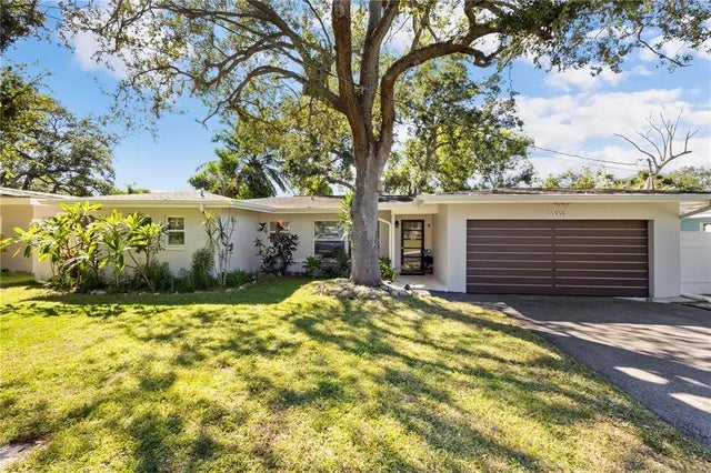 1010 Bay Breeze Terrace, LARGO