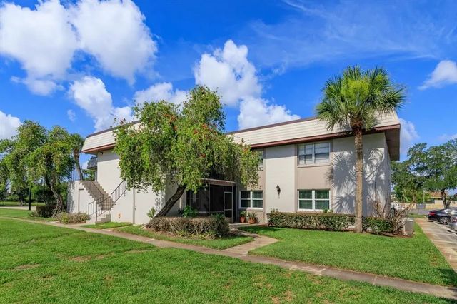 27 Windtree Lane 102, WINTER GARDEN