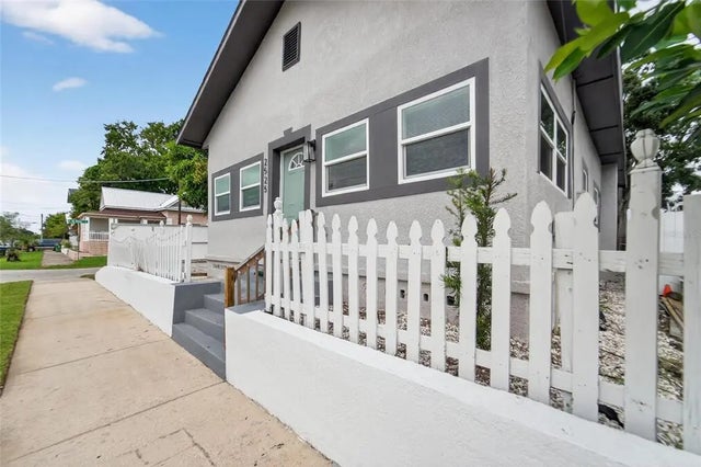 2525 W Beach Street, TAMPA