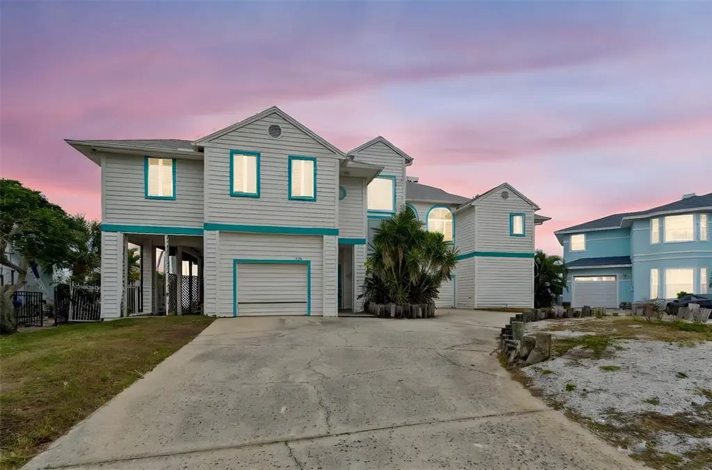 121 Augusta Avenue, PALM HARBOR