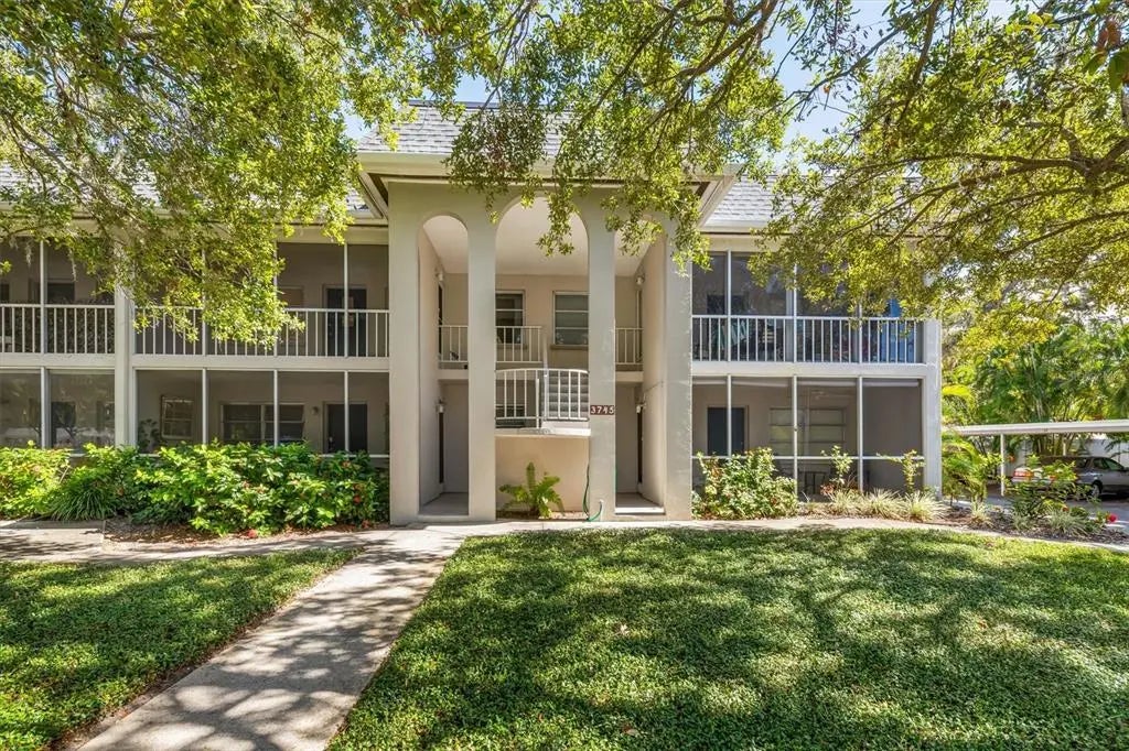 3745 Almeria Avenue 6s