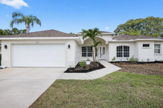 11019 Pine Lilly Place, LAKEWOOD RANCH