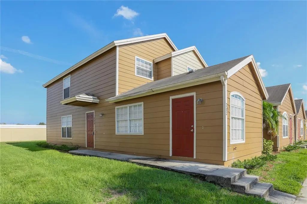 202 Washington Palm Loop, DAVENPORT