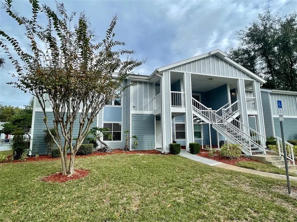 729 Secret Harbor Lane 105, LAKE MARY