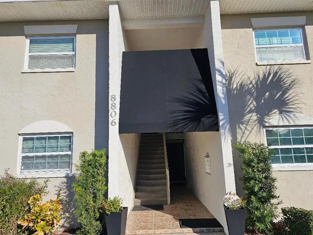 8806 Bay Pointe Drive 105, TAMPA