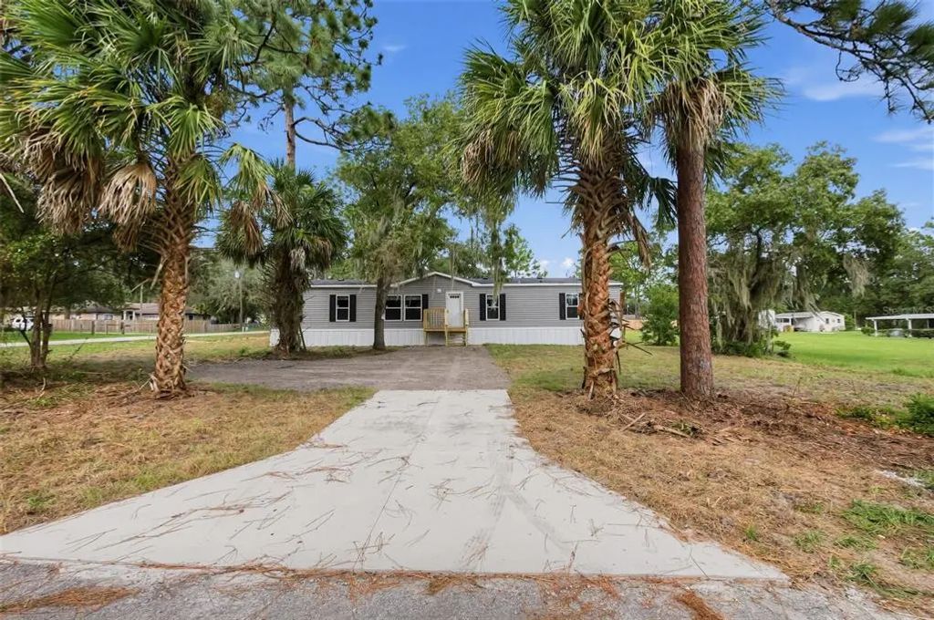 25300 Mardon Circle, PAISLEY