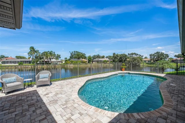 657 Riviera Bay Drive Ne, ST PETERSBURG