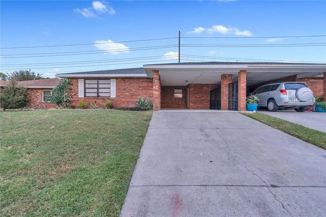 679 Lake Carolyn Circle, LAKELAND