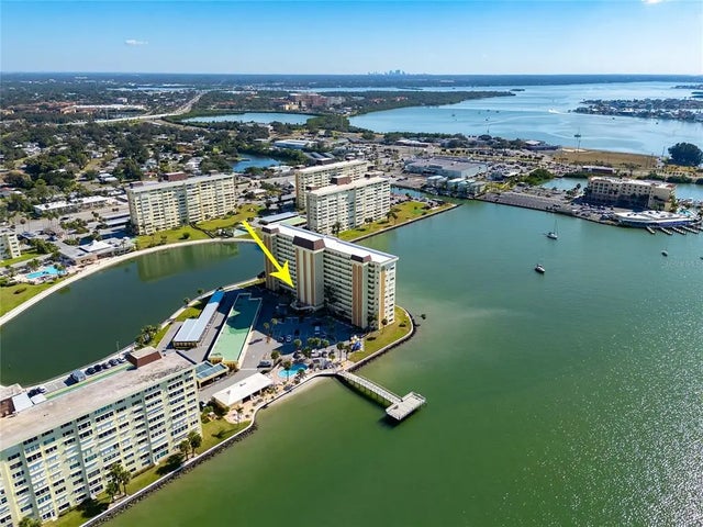 4775 Cove Circle 203, ST PETERSBURG