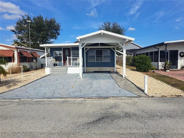 612 Golf Crest Lane, DAVENPORT