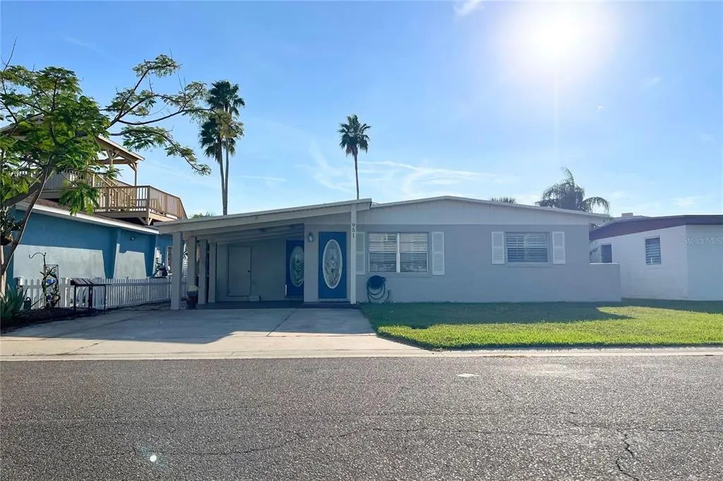951 182nd Avenue E, REDINGTON SHORES