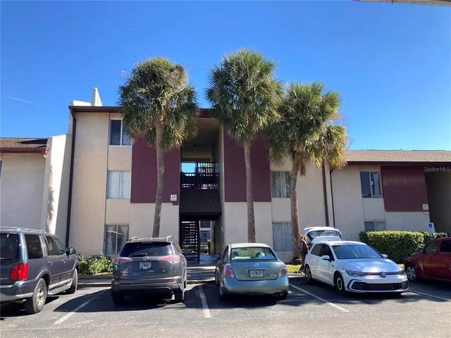 3840 N Lake Drive 126, TAMPA